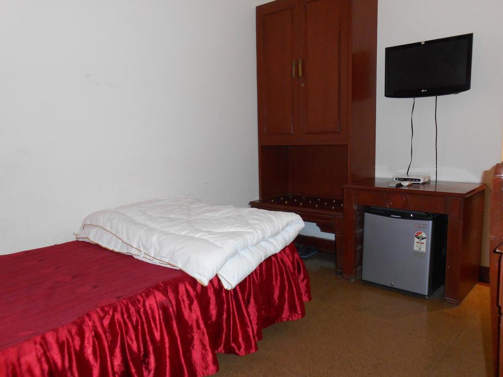 Hotel Le - Crown Chandigarh Room photo